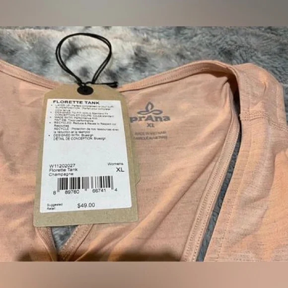NWT XL Prana Pale Pink criss cross tank top Super cute and flattering Adorbs 🧘 - Picture 10 of 17